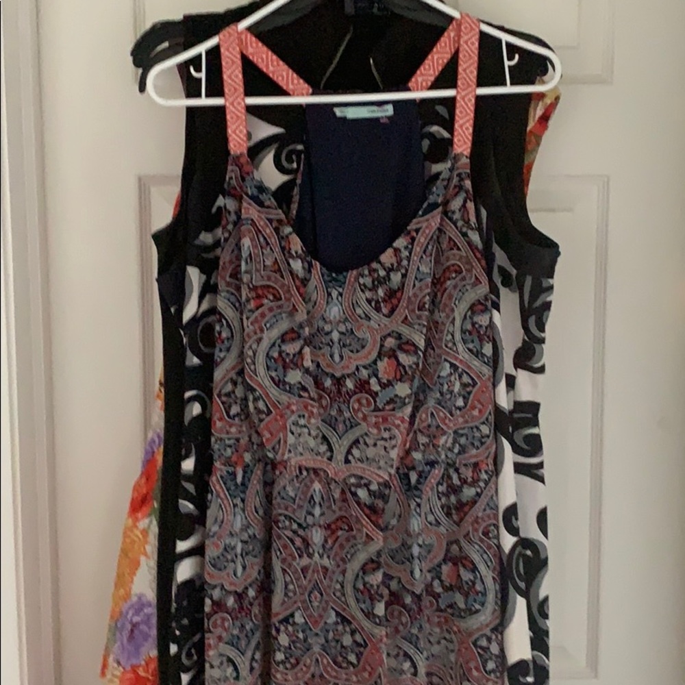 Dresses - Picture 8 of 8